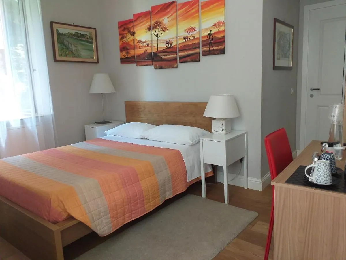 B&B Acquamarina Lido di Ostia Italien